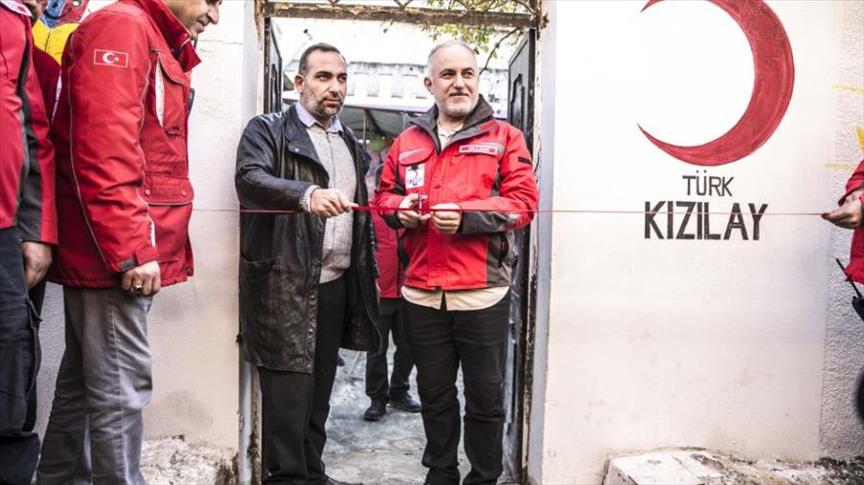 الهلال الأحمر التركي يفتتح مدرسة وورشة خياطة في إدلب