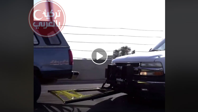 شرطة المرور تبتكر آلية مذهلة لإيقاف السيارات الهاربة من العدالة (فيديو مشوق)
