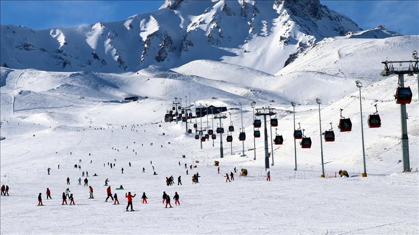 تركيا.. مركز “أرجياس” قبلة هواة التزلج على الثلوج