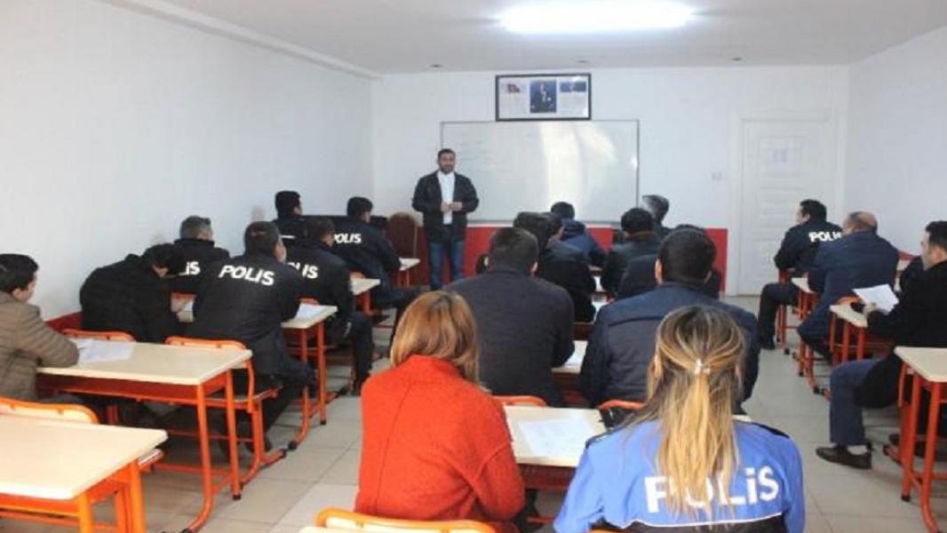  الشرطة التركية تبدأ بدورات لتعلّم اللغة العربية