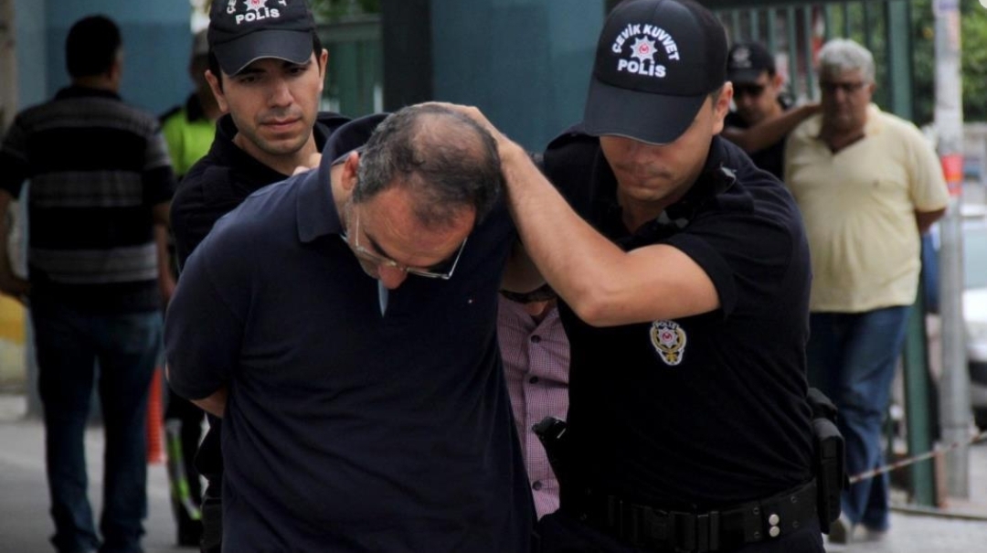 السلطات التركية تعتقل مروج فيديو “تقسيم” الذي أثار غضباً ضد السوريين.. بماذا برر تصرفه؟