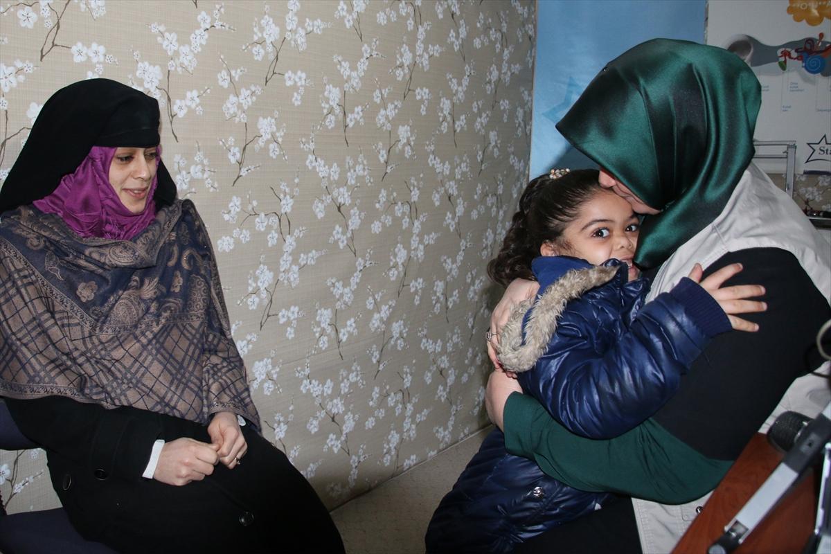 طفلة سورية تستعيد السمع في تركيا