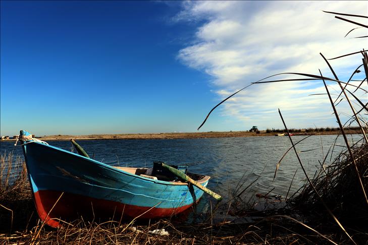بحيرة “صالده” التركية تواصل استقبال السياح المحليين والأجانب