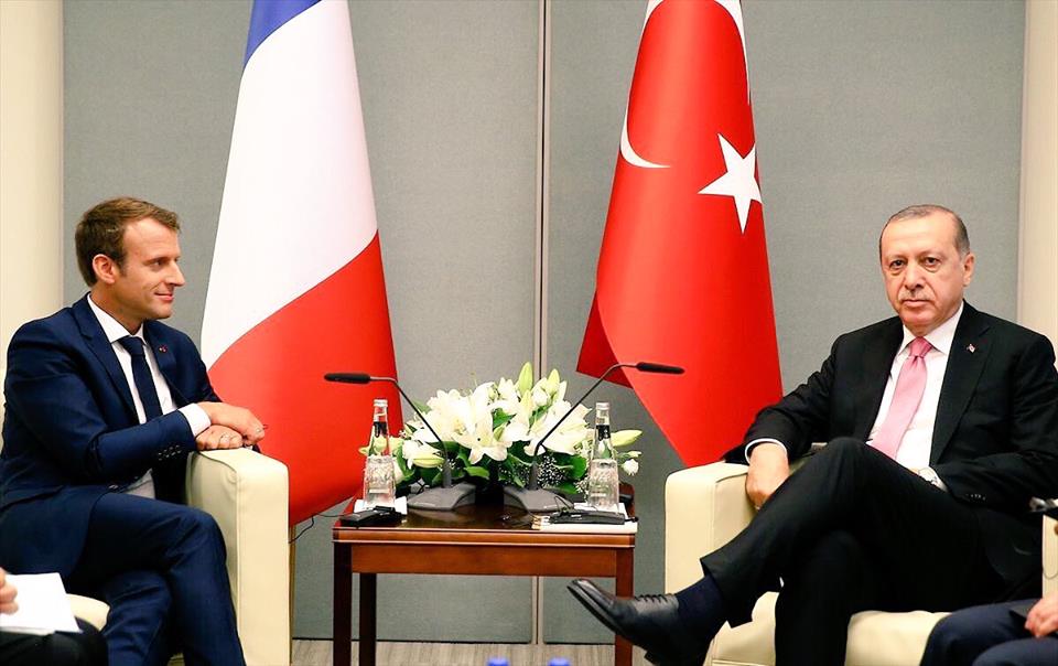 باريس تبدي امتعاضًا من زيارات مسؤولي “الوفاق” الليبية إلى تركيا