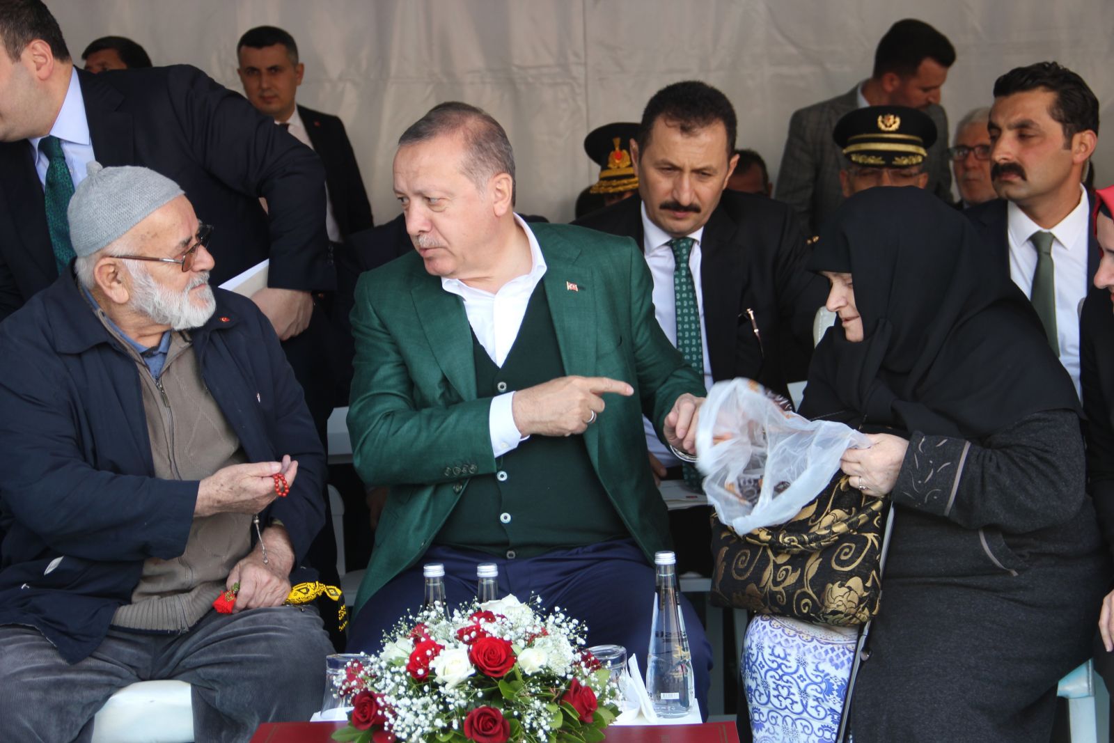أردوغان: لا أُمارس السياسة من أجل المناصب بل لكسْبِ دعاء أمّتي