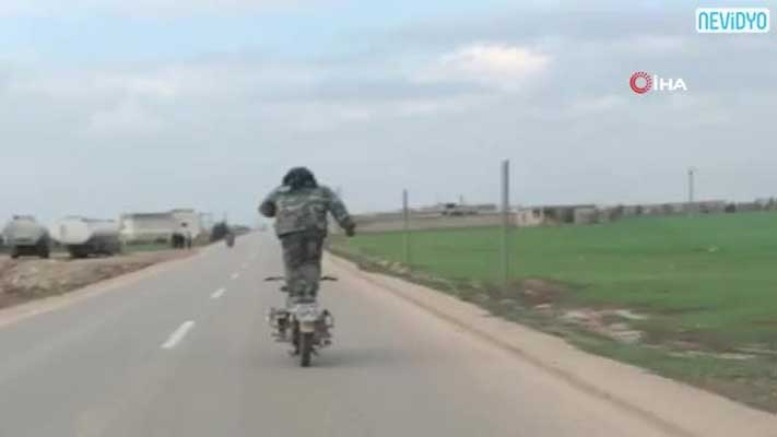 شاب سوري يحصد ملايين الاعجابات بسبب رقصه على دراجته (شاهد)