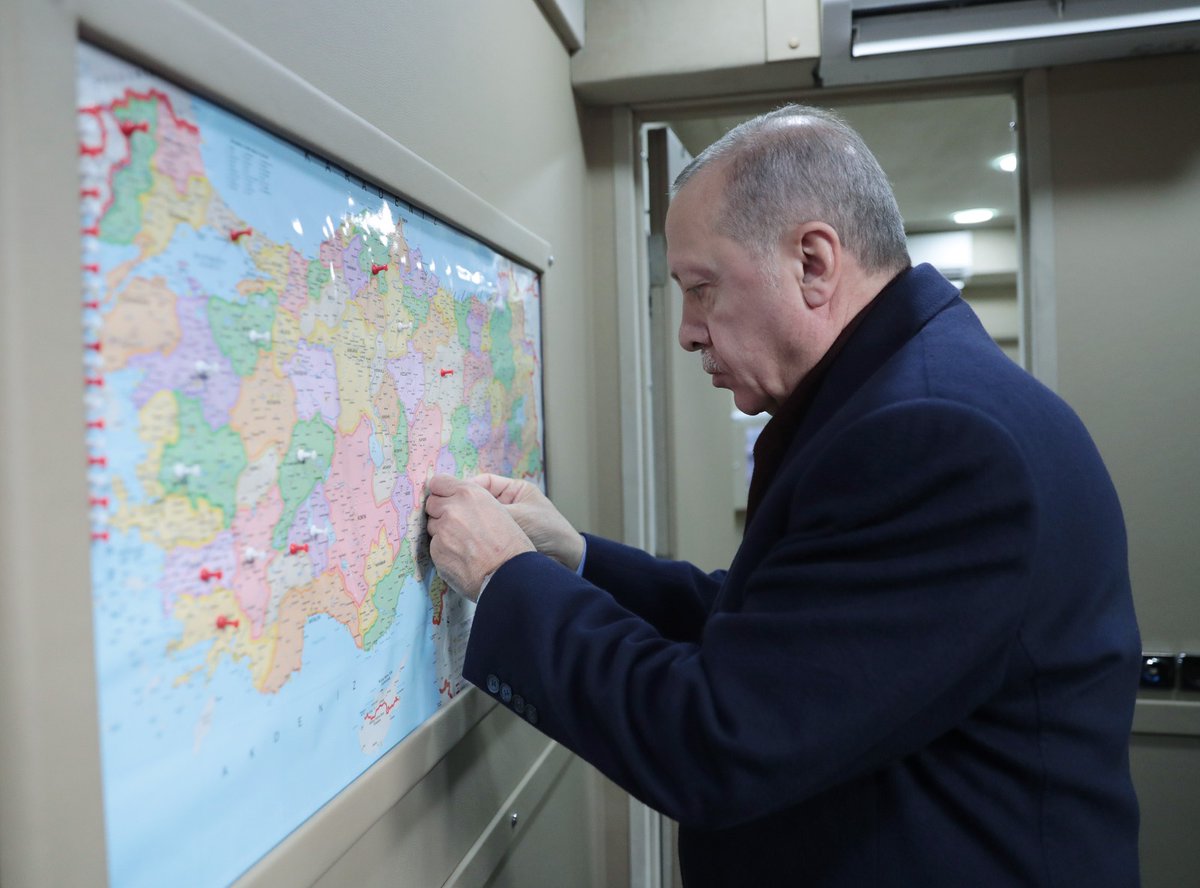 ما سر خريطة تركيا التي يحتفظ بها أردوغان قبل كل عملية انتخابية (صور)