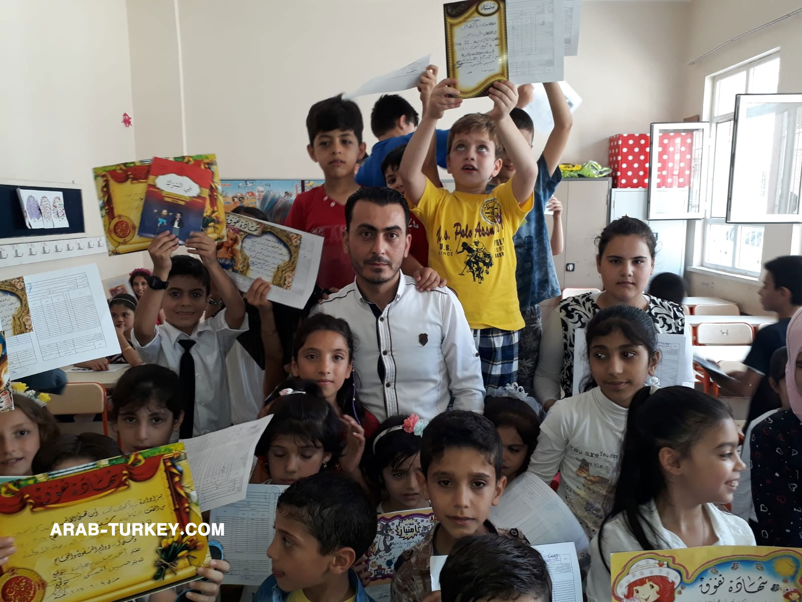 اجتماعات وزارية مع المعلمين السوريين العاملين في المدارس السورية المؤقتة في تركيا