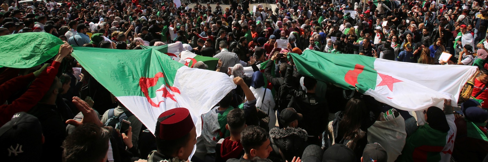 التجربة الديمقراطية الجزائرية بين الشعبوية والتمثيل