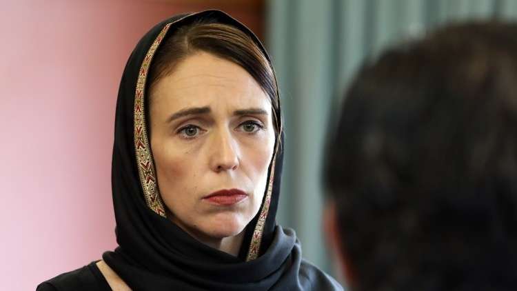 رئيسة وزراء نيوزيلندا تتحجّب تضامنا مع ذوي ضحا .يا المسجدين