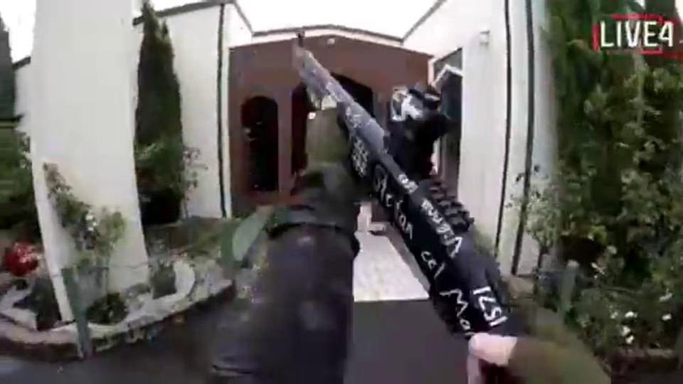 فيسبوك ويوتيوب تقومان بحذف فيديوهات مسجدي نيوزيلندا