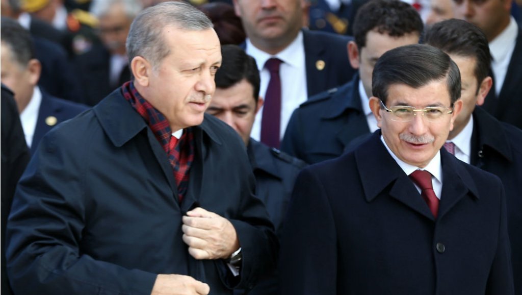 داود أوغلو ينتقد النظام الرئاسي في تركيا ويدعو لتغييرات جذرية بـ”العدالة والتنمية”