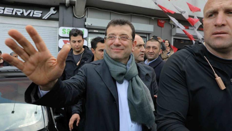 عاجل: أوغلو يعد بـ”ثورة” من أجل الديمقراطية في تركيا