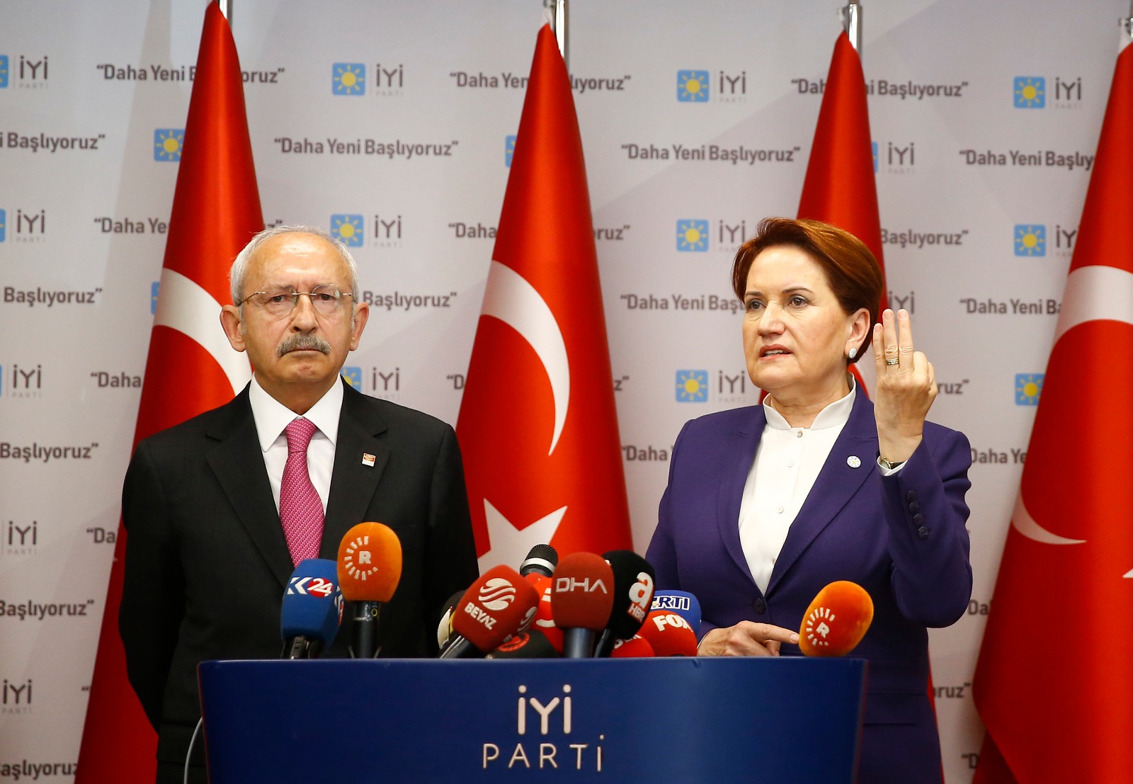 المعارضة التركية: يجب الخروج من مناخ الانتخابات بأقرب وقت