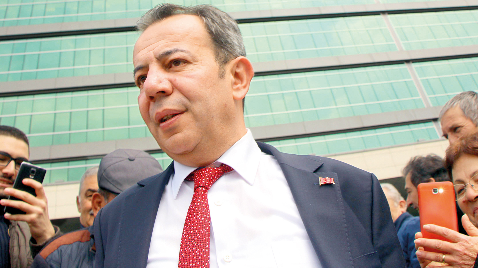 رئيس بلدية ولاية بولو التركية عن حزب الشعب الجمهوري المعارض، تانجو أوزجان