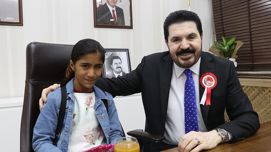 طفلة سورية رئيسةً لبلدية ولاية أغري
