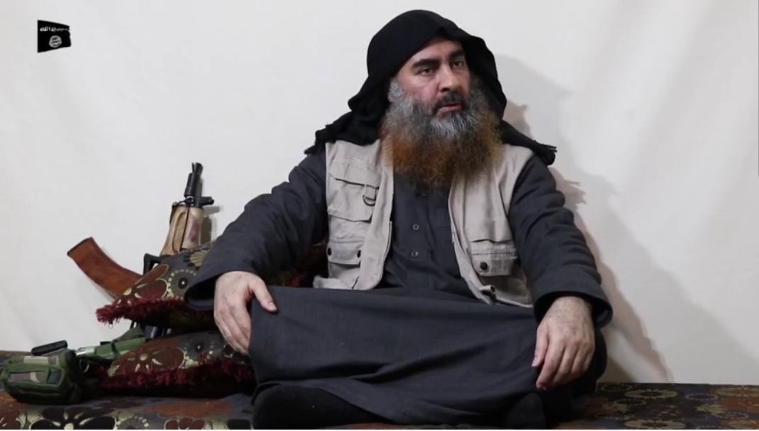 أول ظهور لأبو بكر البغدادي بعد 4 سنوات من ظهوره السابق (فيديو)