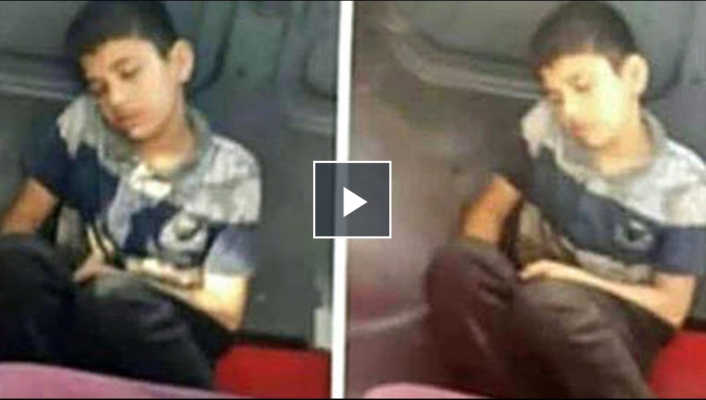 طفل سوري داخل حافلة نقل عامة في مرسين (فيديو)