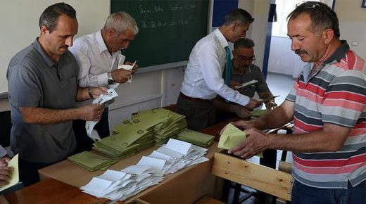 تركيا…إغلاق صناديق الاقتراع وبدء فرز الأصوات
