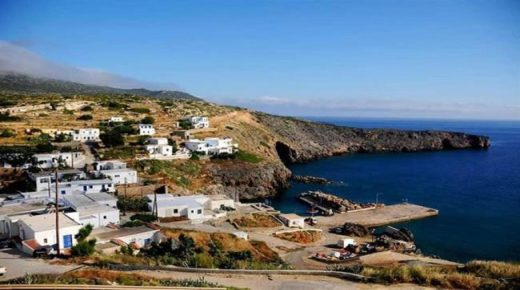جزيرة يونانية تعرض 500 دولار راتباً شهرياً لمن يسكن فيها