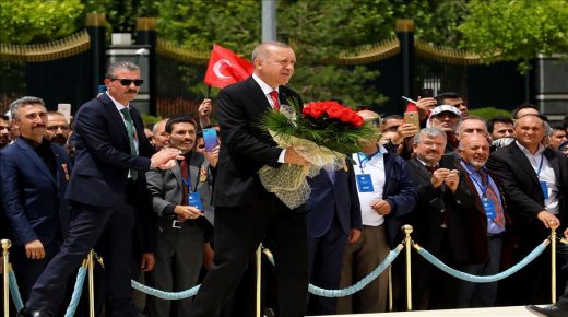 الرئيس أردوغان يزور النصب التذكاري لضحايا الانقلاب الفاشل
