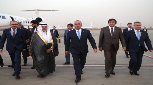 وزير الخارجية التركي يصل السعودية للمشاركة في اجتماع لـ “التعاون الإسلامي”