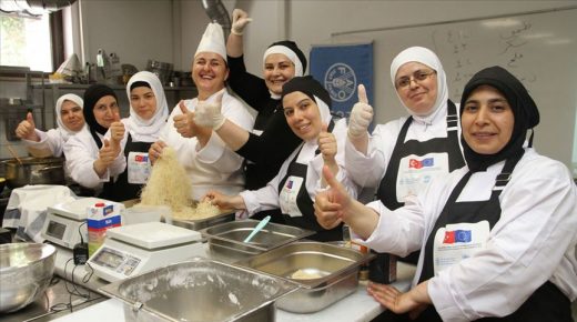 تركيا: برنامج مهني مقدم من للنساء السوريات
