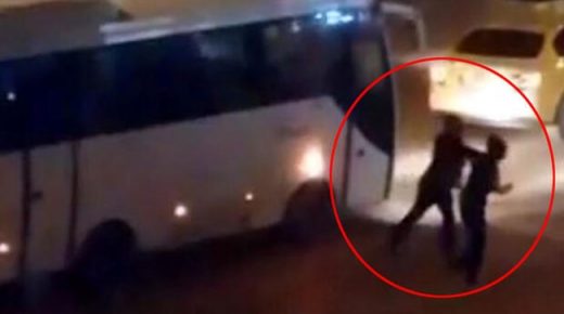 خلاف بين امرأة وسائق تكسي في مدينة بولو التركية (فيديو)