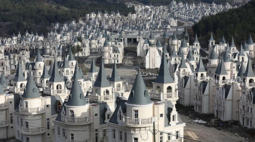 صحيفة إسبانية: في تركيا مدينة أشباح تضم 700 قلعة مهجورة