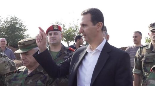 بشار الأسد بين جنوده