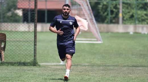 نادي أضنة التركي يستبعد لاعب الوسط السوري آياز عثمان