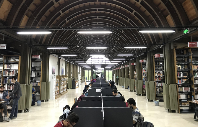 مكتبة مركز أفندي في إسطنبول 