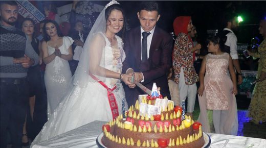 “الكبة النية” بدل “الكعكة” في حفل زفاف تركي