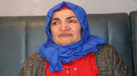 أم تركية تبحث عن أبنائها منذ 35 عاماً