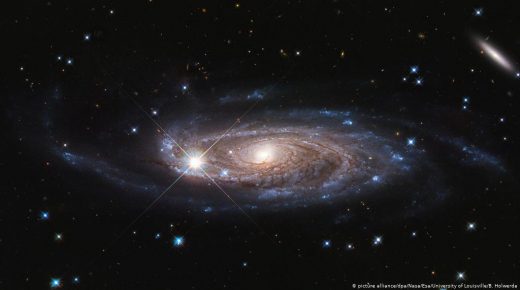 اكتشاف مجرة عملاقة أكبر بعشرة أضعاف من مجرتنا