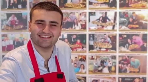 شاهد بالفيديو الشيف بوراك يقوم بتقديم مساعدات