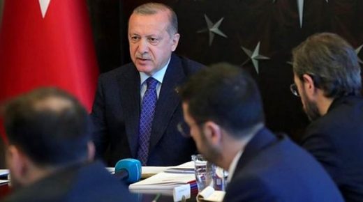 أردوغان يعقد اجتماعاً مع أعضاء حكومته لمناقشة تمديد حظر التجول