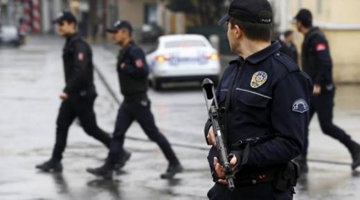 السلطات التركية تلقي القبض على رجال شرطة وهميين داخل هذه المدينة