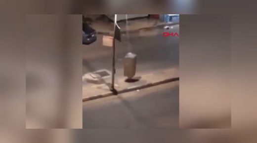 فيديو: رجل يتنكر على هيئة (علبة كرتون) لتخطي حظر التجول