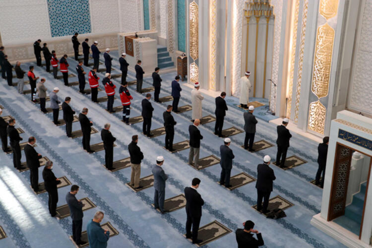  الخطبة داخل المسجد