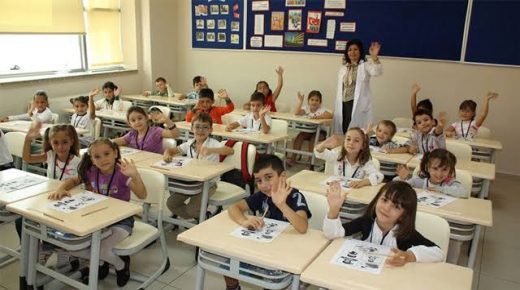 سوريون يشتكون.. هذا ما يحدث في المدارس التركية بإسطنبول