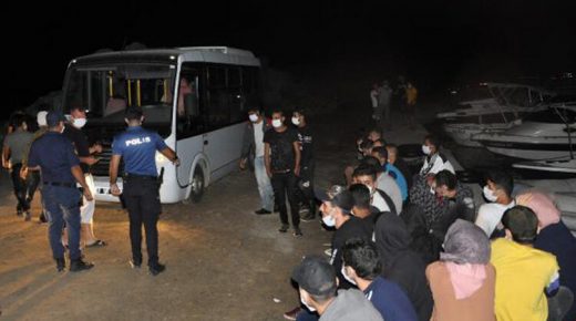 السلطات التركية تضبط 30 سورياً كانوا في طريقهم إلى أوروبا عبر أنطاليا