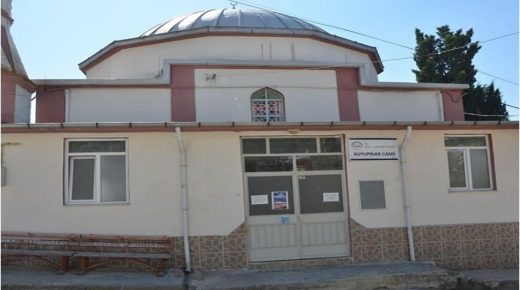 إمام مسجد يتسبب بعزل عشرات المصلين في كوتاهية