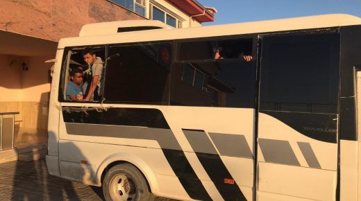 بالفيديو: السلطات التركية تضبط 65 مهاجراً داخل شاحنة في وان