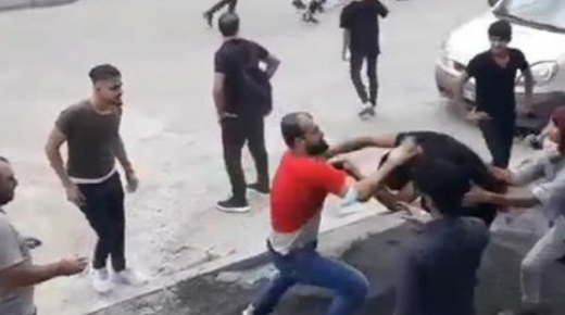 بالفيديو: شجار كبير بين سوريين وأفغان في إسطنبول