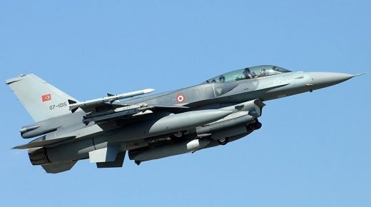 عاجل: طيران حربي يحلق فوق ولاية تركية ويصـ .ـيب السوريين بالذعر (فيديو)