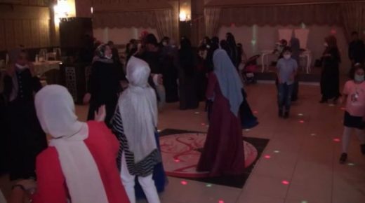 بالفيديو: وفـ .ـاة سيدة تركية بشكل مفاجئ خلال حفل في بورصة