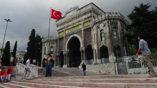 خبر صادم للسوريين في تركيا.. لا جامعات مجانية بعد اليوم