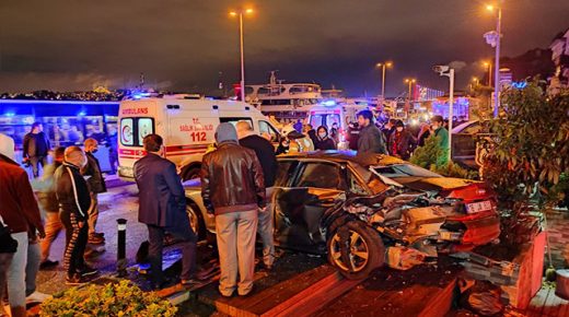 سيارة تصـ .ـدم 4 سيارات أخرى في بيشيكتاش