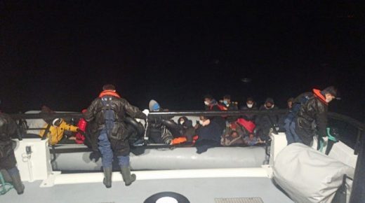 إنقاذ 34 مهاجراً أُعيدوا إلى المياه الإقليمية التركية